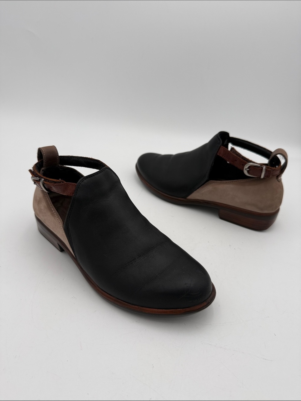NAOT  Slip-On Leather ankle booties Shoes - Black and Brown women 37 casual  Y2K